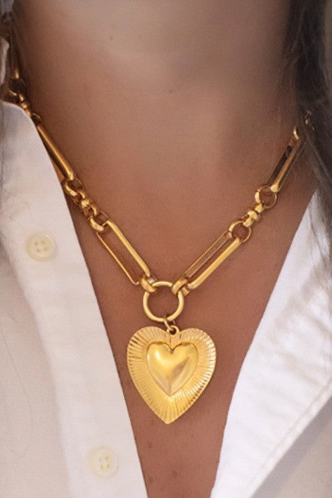 Etched Heart Chunky Chain Statement Necklace